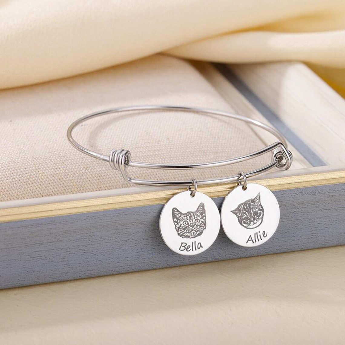 18K Gold Plated Personalized Dog Mom Bangle Bracelet Customized Pet