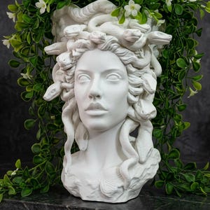 Medusa Bust Sculpture – Marble PLA Decorative Statue – Greek Mythology Art – Gothic Home Decor