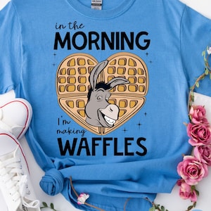 Waffle Mornings with Donkey: una maglietta in cotone per iniziare la giornata in modo spettacolare immagine 4