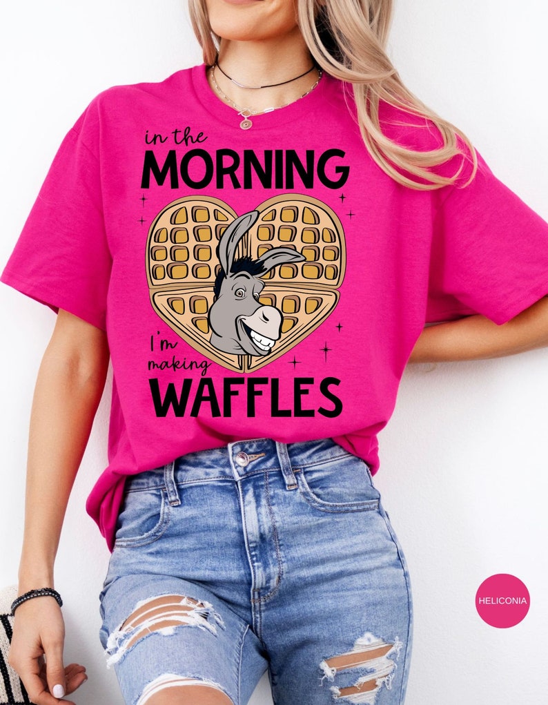 Waffle Mornings with Donkey: una maglietta in cotone per iniziare la giornata in modo spettacolare immagine 3