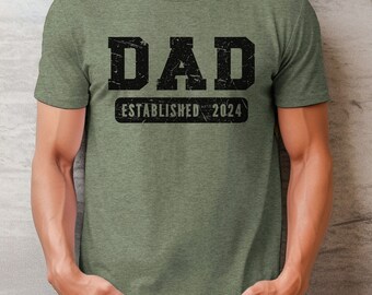 Dad est year shirt, Custom Dad est shirt, Est 2025 Dad shirt, Father to be, gift for dad, Pregnancy reveal to husband, First time dad gift