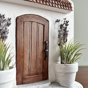 Porte miniature fantaisiste faite main : décoration d'étagère, support pour plante aérien en ciment | Suspension murale végétale
