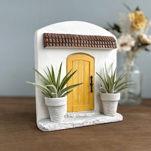 Porte miniature fantaisiste : support pour plante aérien ou suspension murale | Décoration intérieure en ciment