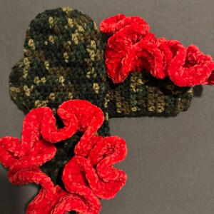 Crochet ruffle socks