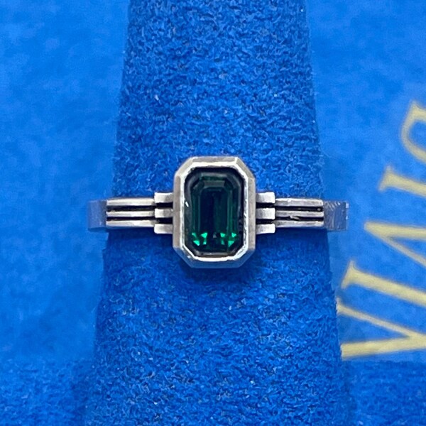 925 Streling Silver Green Emerald Ring Size 6.5