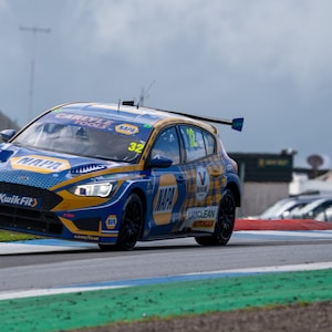 Dan Rowbottom Team NAPA Racing UK turn 1 Knockhill Racing Circuit 2023| Digital Print