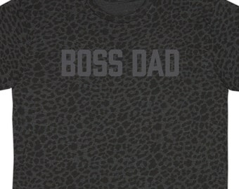 Shirt mit Boss Dad Grafik Personalisiertes Nachname-T-Shirt, Kurzarm-Feinjersey-T-Shirt, Vatertagsgeschenk für Väter, Väter, Freunde und ihn