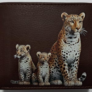 Cartera de piel con estampado de leopardo