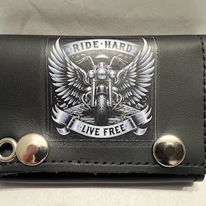 Cartera de cuero con cadena de tres pliegues para motociclistas Ride Hard Live Free