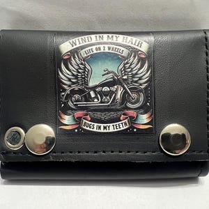 Cartera de cuero con cadena y tres pliegues para motociclista "El viento en mi pelo"