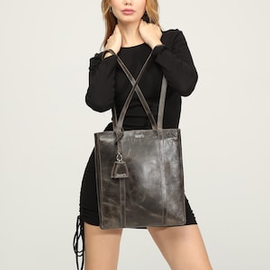 Worn Leather Shoulder Bag with Multi-Compartment - Cortecia
