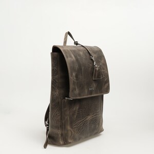Worn Leather Backpack With Laptop Compartment Cortecia image 5