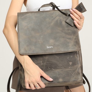 Worn Leather Backpack With Laptop Compartment Cortecia image 3