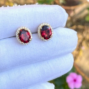 14k solid gold/Natural High quality Garnet and diamond stud earrings