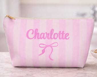 Aangepaste naam roze strepen make-uptas, gepersonaliseerd accessoirezakje, make-uptas kersen, strik toilettas, reistas, etui tween cadeau