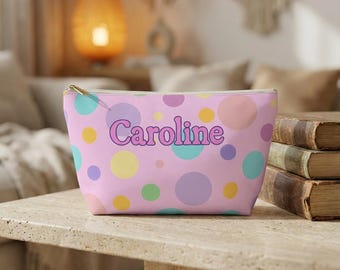 Gepersonaliseerde tas voor kinderbenodigdheden, aangepast naamzakje voor meisjes, kleurrijk gepersonaliseerd cadeau met stippen, tween-reistoilettas, terug naar school
