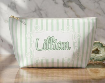 Aangepast groen gestreept accessoirezakje, gepersonaliseerde make-uptas, preppy toilettas met strik, cadeau bruidsmeisje, reistas meisjes, reisorganisator