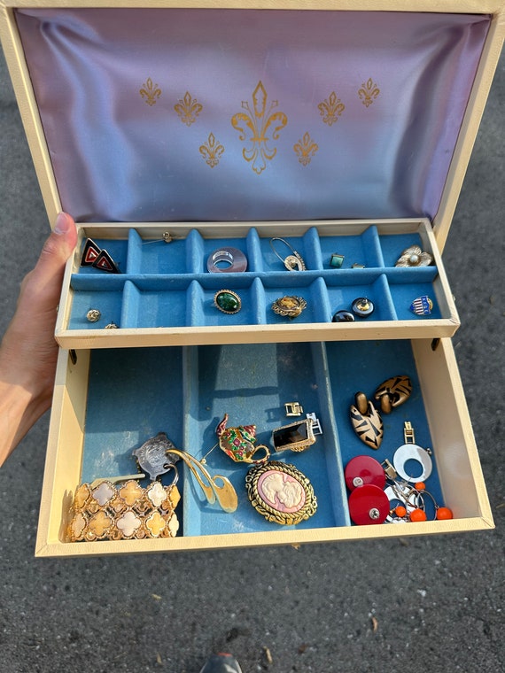 Vintage jewelry and - Gem