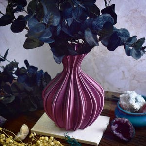 Baroque Spiral Belly Vase, Gothic Vase Decor, Unique Home Accent, Baroque Vase Centerpiece, Vase Collectible, Gothic Gift