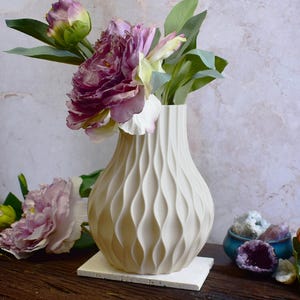 Decorative Bulb Vase – Modern 3D Printed Vase for Dried Flowers, Minimalist Home Decor, Unique Sculptural Vase, Contemporary Style