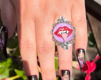 Vampire Lips Ring