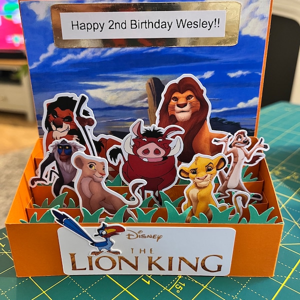 Carte pop-up personnalisée inspirée du Roi Lion