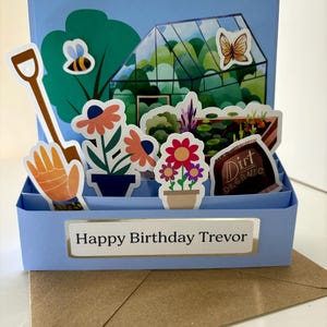 Cartão de aniversário pop-up personalizado com tema de jardinagem FEITO À MÃO