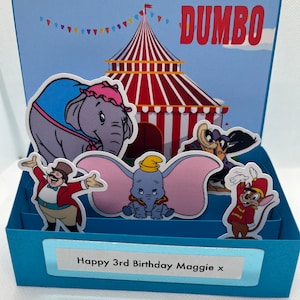 HANDGEMAAKTE, op Dumbo geïnspireerde gepersonaliseerde pop-up/3D-verjaardagskaart