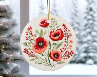 Adorno de cerámica de amapolas rojas: decoración navideña floral inspirada en el bordado