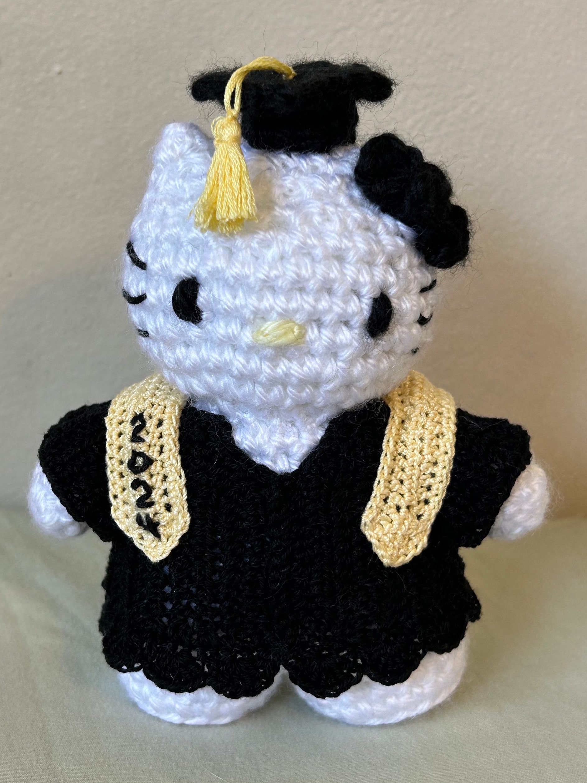Handmade Crochet Graduation Hello Kitty / Sanrio / Plush / Cute