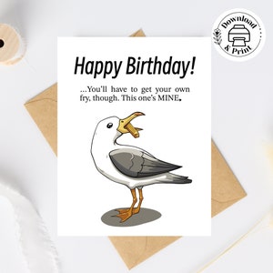 Afdrukbare verjaardagskaarten, grappige zeemeeuw met een frietje, punny cartoon vogelkaart, gemakkelijke en eenvoudige blanco kaart voor verjaardagen, met envelop