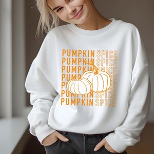 パンプキン スパイス 秋 スウェットシャツ、秋シャツ、ギフト スウェットシャツ、パンプキン スウェットシャツ、秋の美学、スプーキー シーズン、パンプキン シャツ、パンプキン