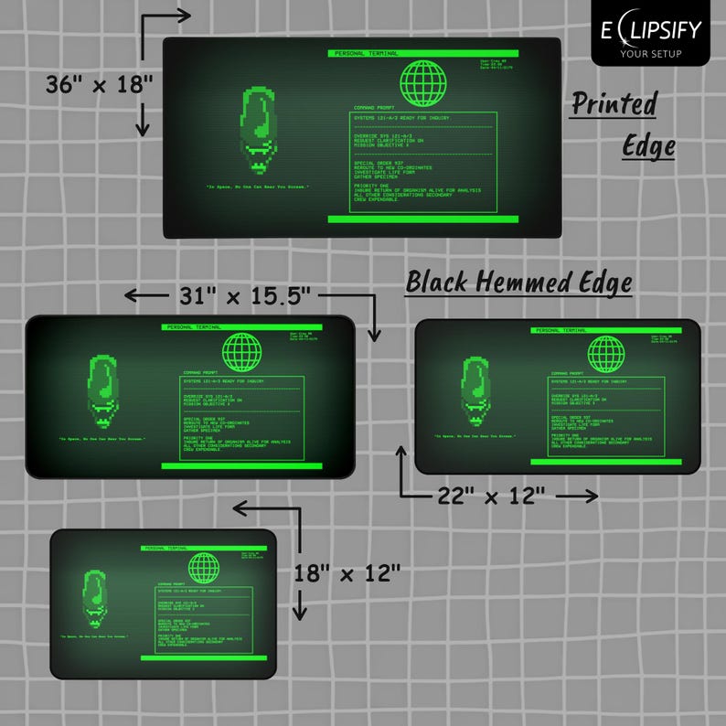 以下が含まれることがあります： 緑と黒のデザインで、ピクセル化されたキャラクターの画像と「PERSONAL TERMINAL」というテキストが書かれたマウスパッドが4つの異なるサイズで用意されています。マウスパッドは、36" x 18"、31" x 15.5"、22" x 12"、18" x 12"のサイズがあります。マウスパッドは、印刷されたエッジまたは黒いヘムエッジがあります。