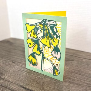Ginkgo Blossom Lantern Card SVG, Layered Ginkgo Leaf Paper Craft, 5x7 Lantern Card, Gratulationskort SVG, Vellum Glow Card, Cricut Silhouette