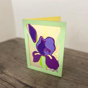 Irisblommande lyktakort SVG, lager av irispapper, 5x7 lyktakort, blommig gratulationskort SVG, vellum glödkort, Cricut silhuett SVG
