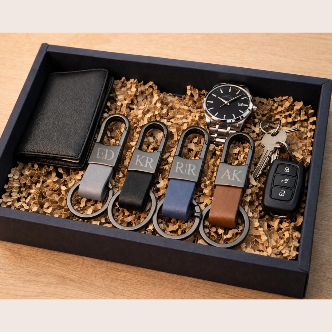 Personalized Groomsmen Keychain Set, Custom Initial Leather Keychain ...