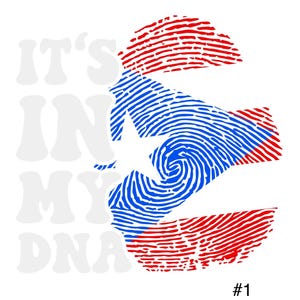 Puede incluir: Gráfico blanco con el texto "IT'S IN MY DNA" en una fuente estilizada. El diseño incorpora un patrón de huellas dactilares en rojo y azul, formando una forma con una estrella blanca, que recuerda a una bandera. El número "1" está en la esquina inferior derecha.