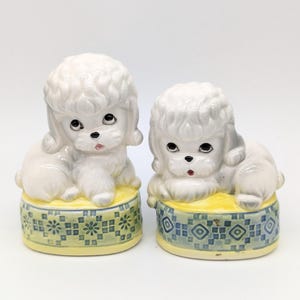 Vintage Ceramic Fluffy Dog Salt and Pepper Shakers – 1960s Giftcraft, Adorable Retro Kitchen Decor for Dog Lovers and Collectors