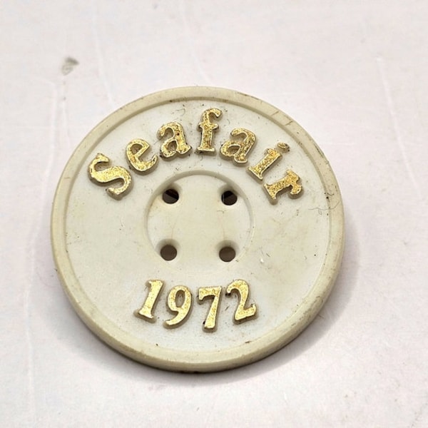 Vintage Estate 1972 Seattle Seafair Lapel Pin Hydro Race Space Needle Washington Souvenir Pinback Button Fashion Costume Collectable Vintage