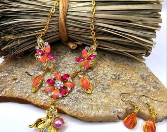 NWT bloem strass oorbellen ketting sieraden set roze perzik goud toon Demi Parure statement mode kostuumsieraden verzamelobject