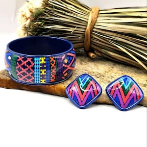 Avon 1989 Color Contrast Earrings & Bracelet Set Pierced Bangle Jewelry Set Statement Fashion Costume Jewelry Collectable Vintage Estate
