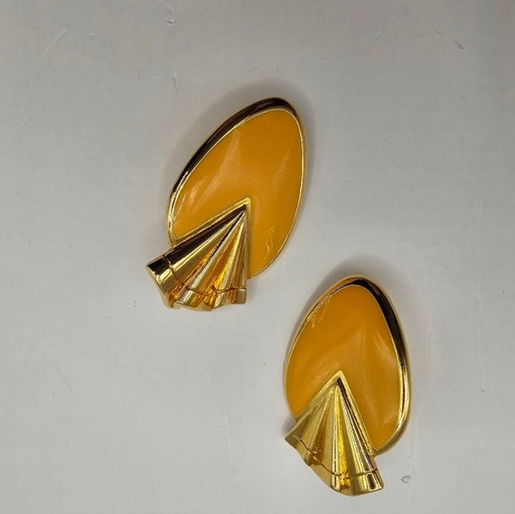 Avon 1990 Pleated Fanfare Earrings Clip-On Oval F… - image 5