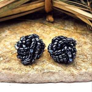 70&#39;s Hematite Cluster Earrings Clip-On Stud Round Statement Fashion Costume Jewelry Collectable Vintage Estate Jewelry