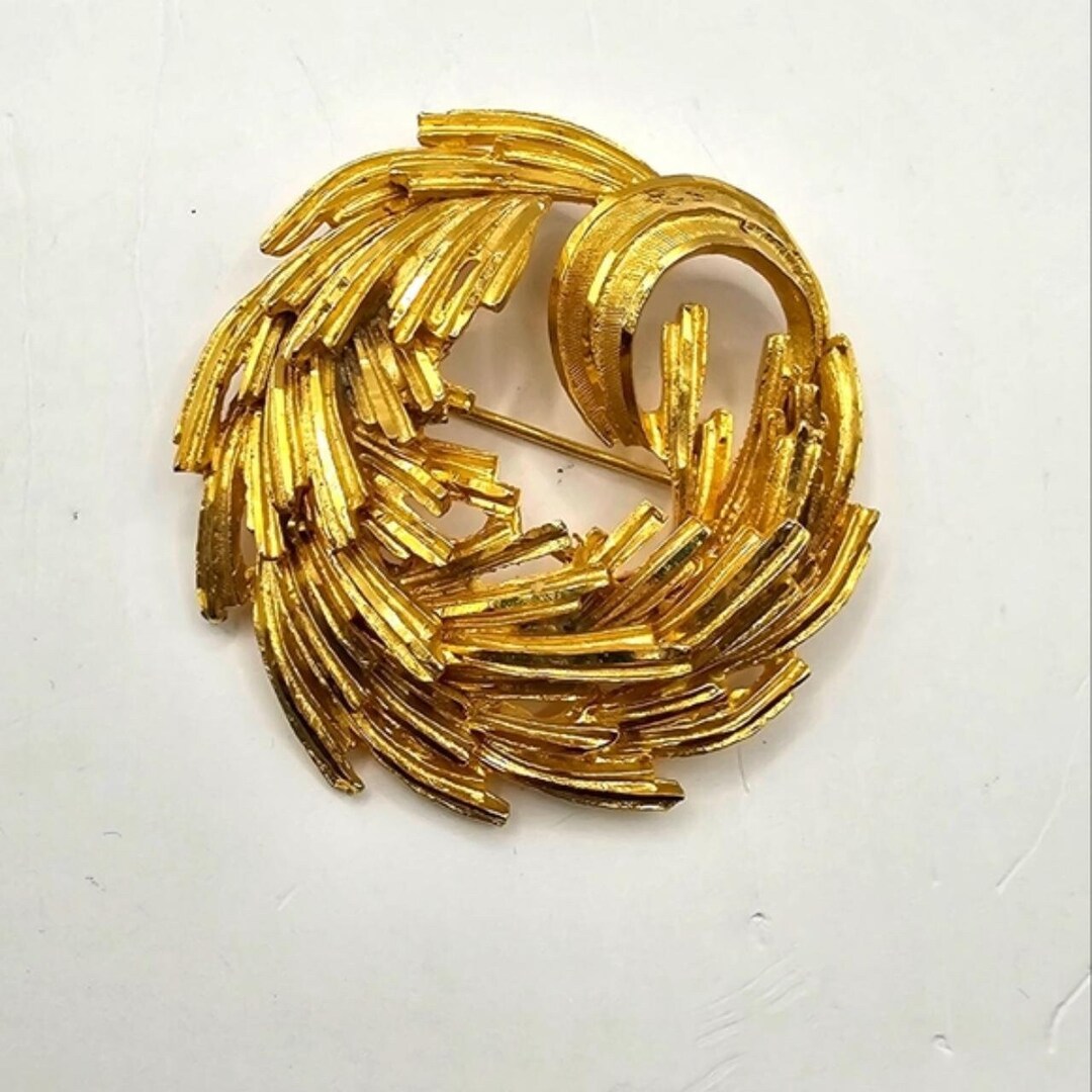 Broches Vintage Trifari Dorées à Perles - Paire D'Épingles Feuille Tourbillon