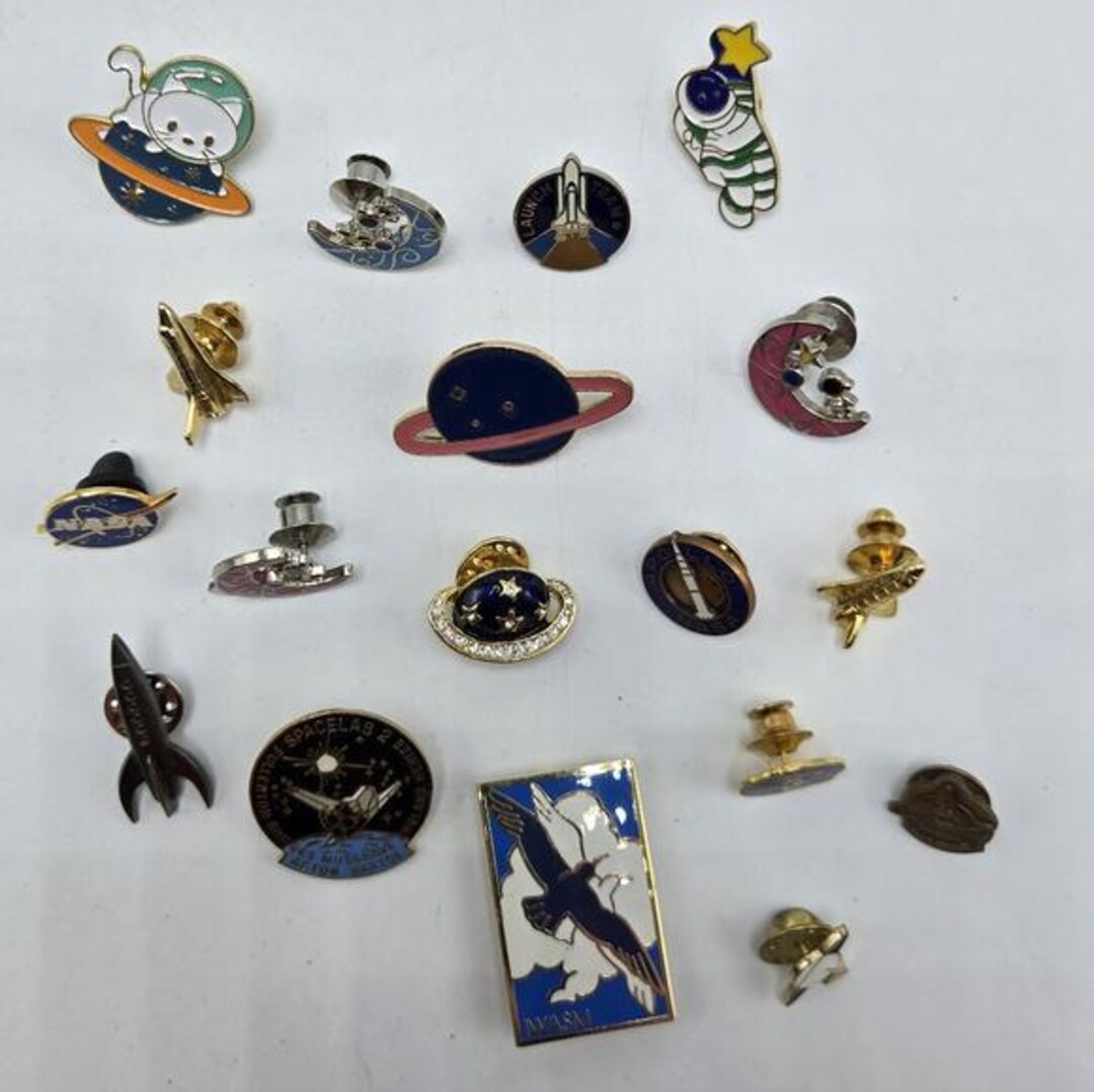 Space Shuttle Pin Collection Lot of 18 NASA Lapel Pins Space Shuttle Apollo Souvenir Pinback Button ...