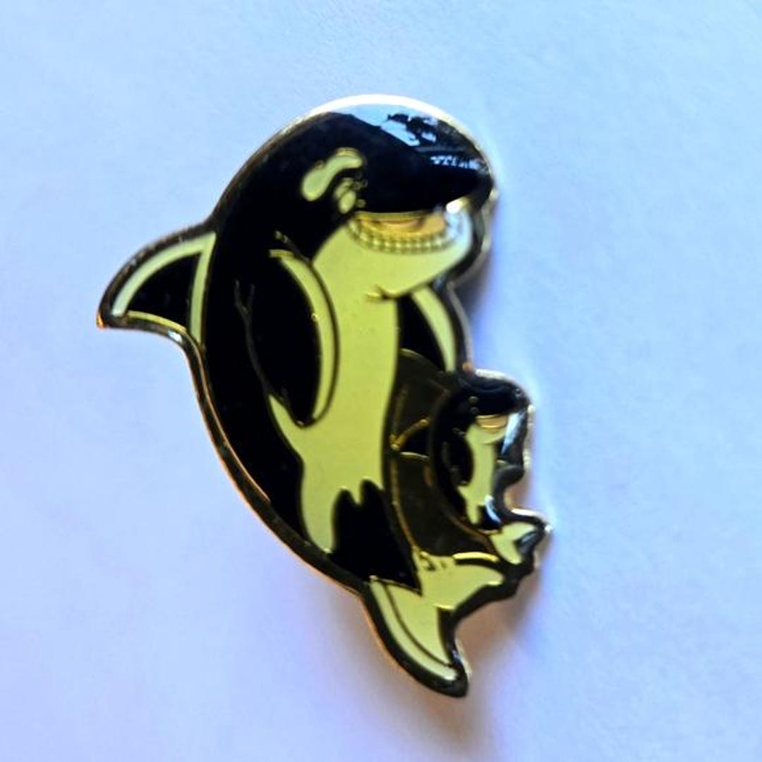 1988 Seaworld Shamu Lapel Pin Orca Killer Whale Orlando San Diego