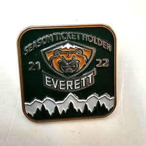 21/22 Everett Silvertips Dauerkartenhalter Anstecknadel WHL Hockey Souvenir Pinback Kostüm Mode Sammlerstück Vintage Nachlassschmuck