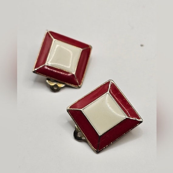 80's Red Enamel Square Gold Tone Earrings Clip-On… - image 5