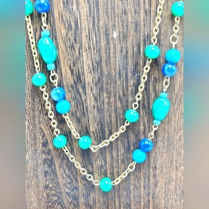 80&#39;s Green Glass Bead Necklace Gold Tone Chain Opera Length Statement Costume Fashion Jewelry Collectable Vintage Estate Jewelry