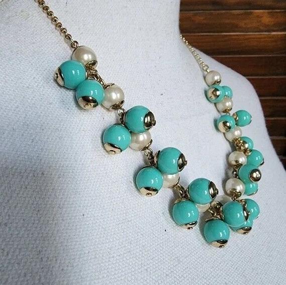 Modern J. Crew Faux Pearl Turquoise Beaded Neckla… - image 2